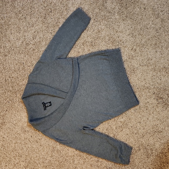 Grey V-neck Sweater - Picture 5 of 11